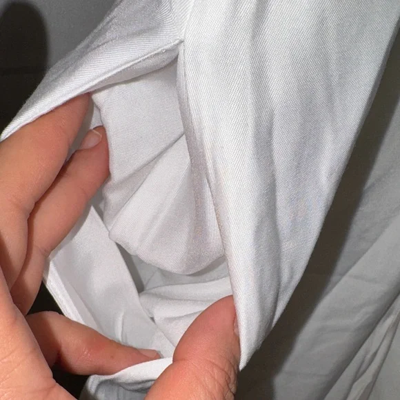 Elegant White Sleeveless Jumpsuit - Picture 6 of 13